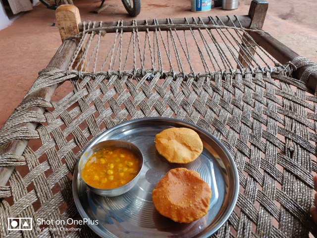 chole poori